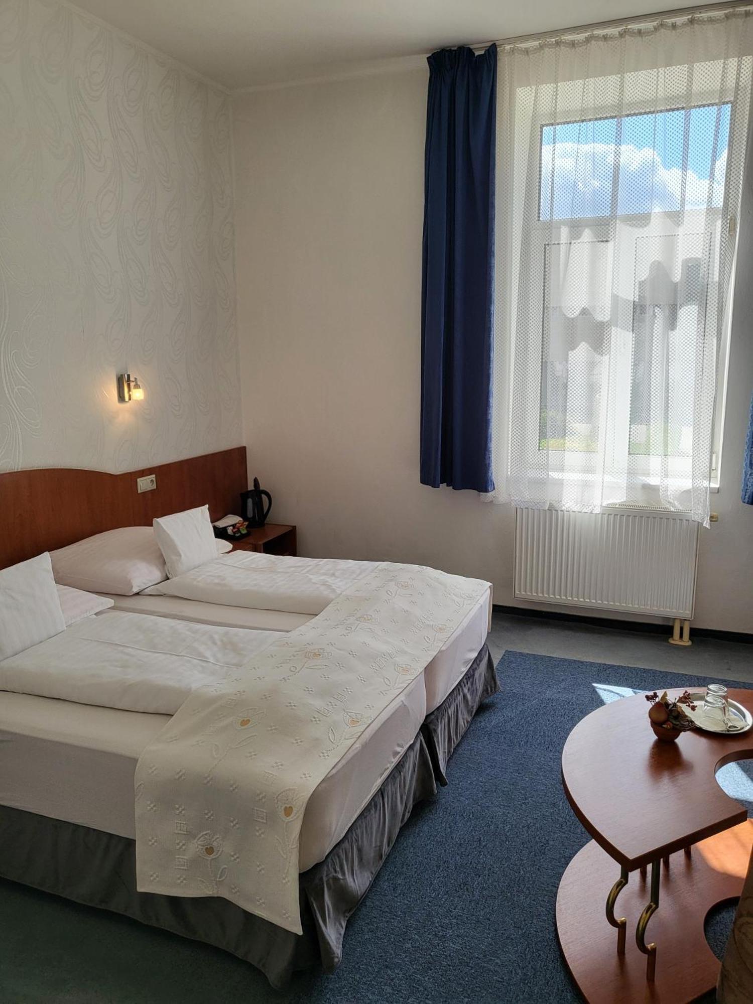 Hotel Margit Тренчианске-Теплице Экстерьер фото