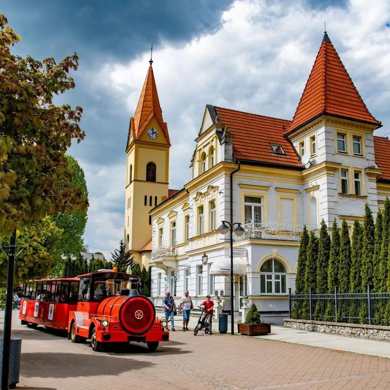 Hotel Margit Тренчианске-Теплице Экстерьер фото