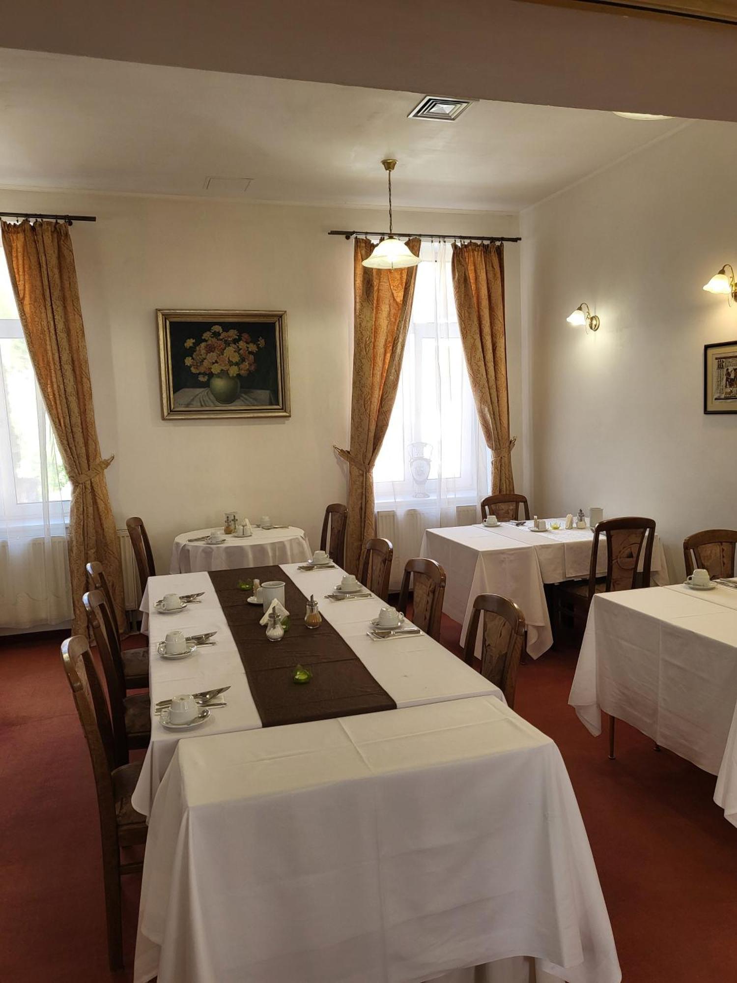 Hotel Margit Тренчианске-Теплице Экстерьер фото