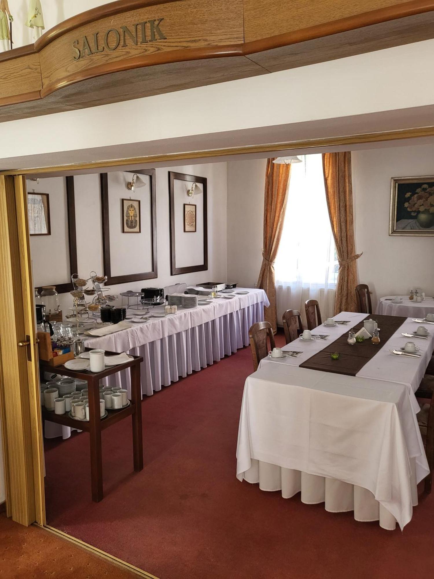 Hotel Margit Тренчианске-Теплице Экстерьер фото